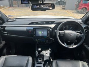 Toyota Hilux <span class=keywords><strong>2.8</strong></span> GD-6 GR-Sport <span class=keywords><strong>4x4</strong></span> Usada, Año 2025 - Product Image 3