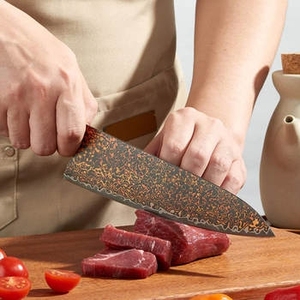 Cuchillo de chef de lujo con patrón de cobre damasco y mango de resina, cuchillo culinario de alta gama para restaurante y cocina casera. - Product Image 4