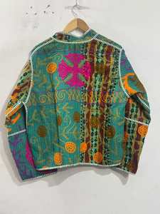 Veste courte matelassée Kantha pour femme, verte, à col montant, patchwork, broderie florale, manches lanternes - Product Image 4