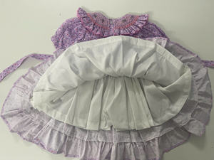 เดรสสีม่วงทรงหัวใจปักลายดอกไม้แบบเย็บมือพร้อมระบายและลูกไม้สีชมพูที่ปกเสื้อ -OEM/ODM - Product Image 5