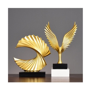 Conjunto de Esculturas Modernas de Alas de Águila Doradas y Abanico, Estatua Abstracta Contemporánea con Ondas, Figura Decorativa de Lujo para Mesa, 2 Piezas - Product Image 1