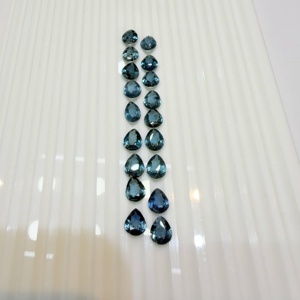 พลอยธรรมชาติ AJ Gems สีเขียวมอสไคยาไนต์ น้ำหนัก 1.25 กะรัต ขนาด 7*9 มม. จากราชสถาน สำหรับทำเครื่องประดับ รูปทรงลูกแพร์ - Product Image 2