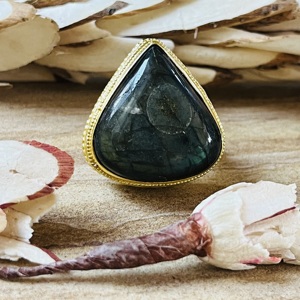 Unique Design Labradorite Vintage <b>Ring</b> 18K Gold Plated Brass Solitaire Jewelry Chunky Large Stone <b>Ring</b> Wholesale <b>Statement</b> <b>Ring</b> - Product Image 5