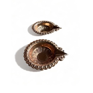 Lampe à huile traditionnelle en laiton Dhan Kuber Diya pour la Puja quotidienne et les occasions festives, décoration spirituelle pour la maison, le temple et le bureau - Product Image 3
