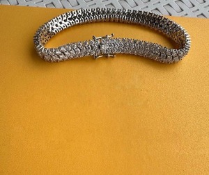 Pulsera de Diamantes Moissanite de Diseño Único, Conjunto de Piedras Brillantes, Joyería de Moda de Lujo, Elegante Accesorio para la Muñeca, Regalo para Ella y Él - Product Image 4