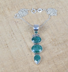 925 Sterling Silver <b>Emerald</b> <b>Pendant</b> Necklace With Chain Oval And Teardrop Green Stones Minimalist Design For Women - Product Image 2
