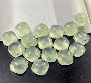 Cabujón de Prehnita Natural en Forma de Cojín, Gema Verde para Fabricantes de Accesorios Hechos a Mano, Suministro al por Mayor - Product Image 1