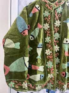 Veste en velours vert brodée pour femme, col montant, motif floral, fermeture éclair, manteau d'hiver, veste florale pour femme, manteau en velours vert - Product Image 4