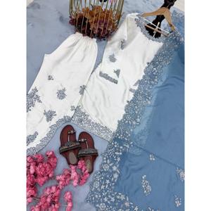 Elegante Conjunto Palazzo de Fiesta con Top de Cristal Romano y Dupatta, Traje con Mangas Bordadas con Lentejuelas de Lujo - Product Image 4