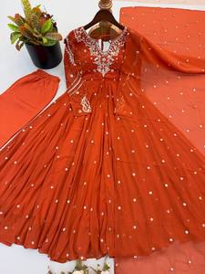Ensemble Anarkali Salwar Kameez Brodé et Gaufré Orange avec Dupatta en Faux Georgette, Col en V, Longueur Ras du Sol, Séchage Rapide, pour Mariage Traditionnel - Product Image 6