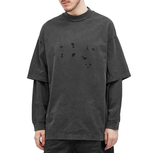 เสื้อยืดโอเวอร์ไซส์สีดำวินเทจฟอกยีนส์แบบดิสเทรสสองชั้นแขนยาวสำหรับผู้ชายสไตล์สตรีทคอกลมผ้าเจอร์ซีย์ - Product Image 1