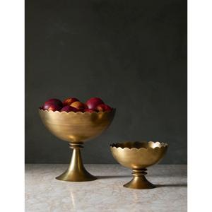 Modernos tazones de latón para servir con borde festoneado, hechos a mano para frutas y aperitivos, estilo pedestal, tazones antiguos para decoración de fiestas. - Product Image 1