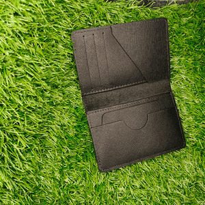 Porte-cartes en cuir texturé Saffiano noir de qualité supérieure, fin, pliable, minimaliste, élégant, design professionnel pour hommes - Product Image 2