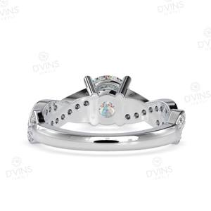 Bague de Fiançailles et de Mariage Classique en Or Massif 14K avec Diamant de Laboratoire Solitaire Rond de 2 Carats VVS Sertie à Griffes Certifiée IGI pour Anniversaire et Fête - Product Image 4