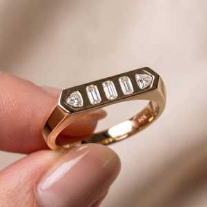 แหวนเพชรทรงแท่งและทรงบาแกตต์  ทองคำขาว 14K เพชรเพาะเลี้ยง  ของขวัญสำหรับงานปาร์ตี้  งานแต่งงาน วันครบรอบ วันเกิด ฯลฯ - Product Image 1