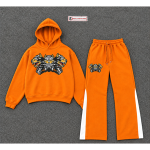 Conjunto Deportivo Personalizado con Sudadera con Capucha y Pantalones Jogger con Estampado Gráfico Naranja para Hombre, Ropa Deportiva Casual al por Mayor - Product Image 5