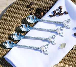 Juego de cucharas de té y café con mango de ciervo dorado y plateado hecho a mano de latón para fiestas, bodas y regalos (paquete de 4) - Product Image 3
