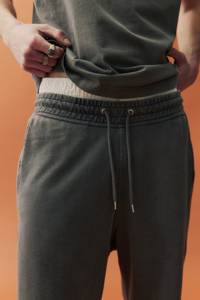 Jogging homme de qualité supérieure, dernier design, séchage rapide, respirant, coupe ample, jambe droite, avec deux poches latérales et une poche arrière. - Product Image 5