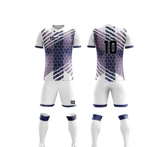 Tenues de football personnalisées sublimées en gros pour hommes et femmes – Ensembles maillot et short de football vierges - Product Image 4