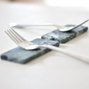 Repose-couverts en marbre pour décor de salle à manger élégant événement de mariage et configuration sophistiquée de décoration intérieure de table - Product Image 3