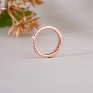 Bague élégante en or rose 14 carats avec moissanite sertie en canal pour femme, bijou classique pour mariage ou anniversaire, cadeau pour elle - Product Image 4