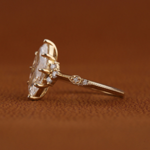 Anillo de Compromiso de Alta Calidad con Diamante de Laboratorio Corte Marquesa de 1 Quilate en Oro Sólido de 14K, Certificado IGI, Joyería de Boda Personalizada - Product Image 2