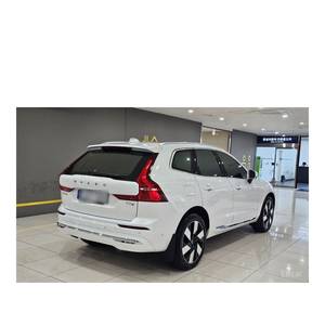 Volvo XC60 T8 2024 con Asientos de Cuero Ultra Brillantes, Caja de Cambios Automática, Cámara Trasera, Volante a la Izquierda, Solo 17,998 km de Kilometraje - Product Image 2