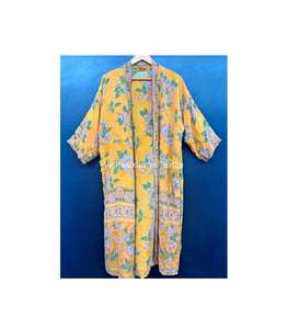 Robe kimono en crêpe de soie faite à la main pour femmes |   Sari Wrap à col en V, longueur totale, taille haute élastique, motif floral, logo sur le devant, doux | - Product Image 1