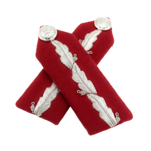 Fabricant ODM : Écussons de col rouges avec broderie en fils d'argent, insignes d'uniforme de cérémonie faits à la main - Product Image 5