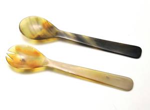 Ensemble de 2 cuillères à salade en corne, style tendance, fabriquées à la main à partir de corne de buffle naturelle, à prix abordable. - Product Image 5