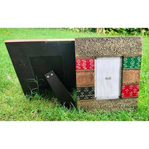 Marco de madera conmemorativo para mascotas de latón hecho a mano - Product Image 1