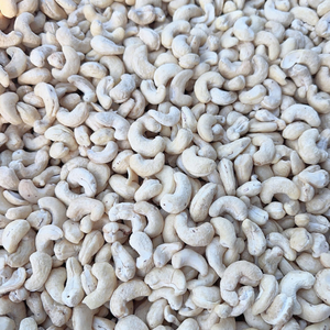 Offre Spéciale : Noix de cajou brisées, prix de gros, noix de cajou entières biologiques W320 W210 Santigo, emballage personnalisé disponible - Product Image 1