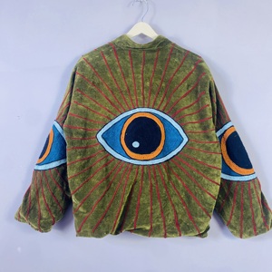 เสื้อแจ็คเก็ตกำมะหยี่ลายตาปีศาจทำมือ – เสื้อโค้ทปักลายสไตล์โบโฮ |   เสื้อผ้าแฟชั่นสตรีทแวร์สำหรับเทศกาลและสวมใส่ทั่วไป - Product Image 2