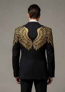 Blazer homme noir en polyester et coton, coupe droite, simple boutonnage, avec broderie ailes d'ange dorées, idéal pour les soirées - Product Image 3