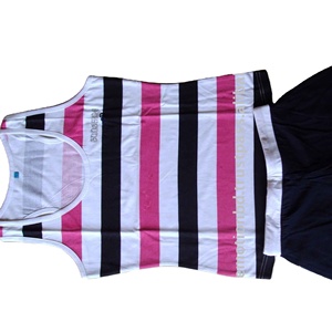 Conjunto de pijama con estampado de rayas para mujer, temporada de otoño, cuello en V, manga corta, hasta la rodilla, patrón de ropa de tela tejida - Product Image 1