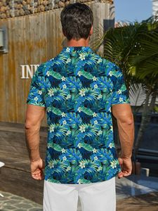 Camisetas polo para hombre con estampado de hojas tropicales cian para exportación global a granel. Fábricas B2B especializadas en ropa deportiva personalizada y con MOQs bajos. - Product Image 4