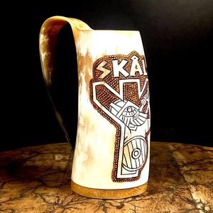 Mug à vin en corne de viking de haute qualité, design unique, mug à vin en corne sculpté, provenant d'Inde - Product Image 1