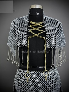 Conjunto de Top y Falda de Malla de Acero Inoxidable, Diseño Industrial Hecho a Mano de Lujo - Product Image 6