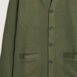 Cárdigan de Hombre Color Verde Oliva, Cuello en V, Manga Larga, Cierre de Botones, Tejido de Algodón, para Otoño - Product Image 4