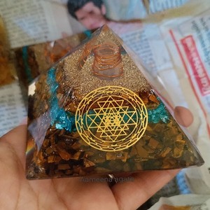 ลาพิสแลชอลธรรมชาติเมตาตรอนออร์กาไนท์คริสตัลพลอยอาเกตปิรามิดเพื่อการรักษา - Product Image 2