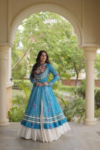 Lehenga Choli indien traditionnel pour femme, robe longue en rayonne brodée, tenue de mariage ethnique du Gujarat - Product Image 6