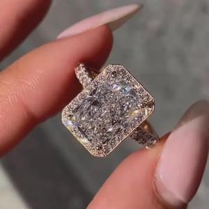 Bague en argent sterling 925 avec moissanite taille radiant, cadeau pour fiançailles, anniversaire et fête - Product Image 2