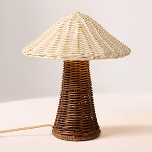 Adorable lampe de table en rotin en forme de champignon, éclairage décoratif pour chambre d'enfant, pour l'intérieur de la crèche - Product Image 1