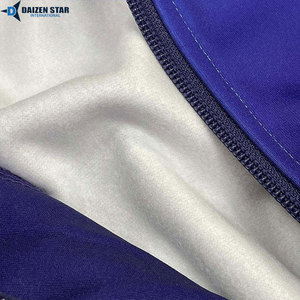 เสื้อฮู้ดซิปผู้ชายสีน้ำเงินไล่เฉดสี ยี่ห้อ Daizen Star International ผ้าโพลีเอสเตอร์พิมพ์ลายดิสชาร์จ น้ำหนัก 370 กรัม สวมใส่สบายๆ สำหรับฤดูใบไม้ร่วง - Product Image 6