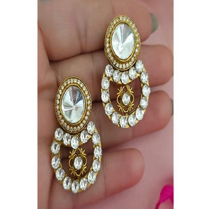 Elegantes Pendientes de Circonita Cúbica de Primera Calidad Chapados en Oro para Mujeres y Chicas, Ideales para Looks de Noche y Fiestas - Product Image 2
