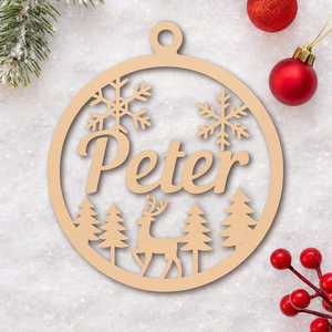 Ornement de Noël en bois personnalisé, découpe laser circulaire, motif cerf et flocon de neige, décoration avec le nom de Peter, décoration de fête - Product Image 1