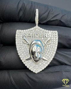 Pendentif Masque Raiders Iced Out avec Diamant Moissanite, Breloque de Collier de Luxe Hip Hop, Breloque Masque Raiders, Pendentif Masque Hip Hop - Product Image 5