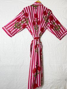 Robe kimono pour femmes 100% coton imprimé |   Peignoir léger à motifs floraux pour la détente |   Kimono d'été respirant avec logo frontal - Product Image 5