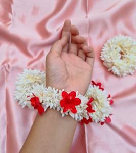 เครื่องประดับผมแบบอินเดียทำมือด้วยผ้าสีแดงมะลิ สำหรับงานแต่งงาน งานสังสรรค์  สามารถนำกลับมาใช้ใหม่ได้  ตกแต่งด้วยดอกมะลิประดิษฐ์ - Product Image 5