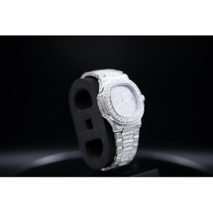 Reloj de Diamantes Sofisticado de Alta Demanda para Eventos Formales y Reuniones de Negocios Disponible al Mejor Precio del Mercado - Product Image 5